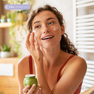 What ingredients should I look for in a facial cream?